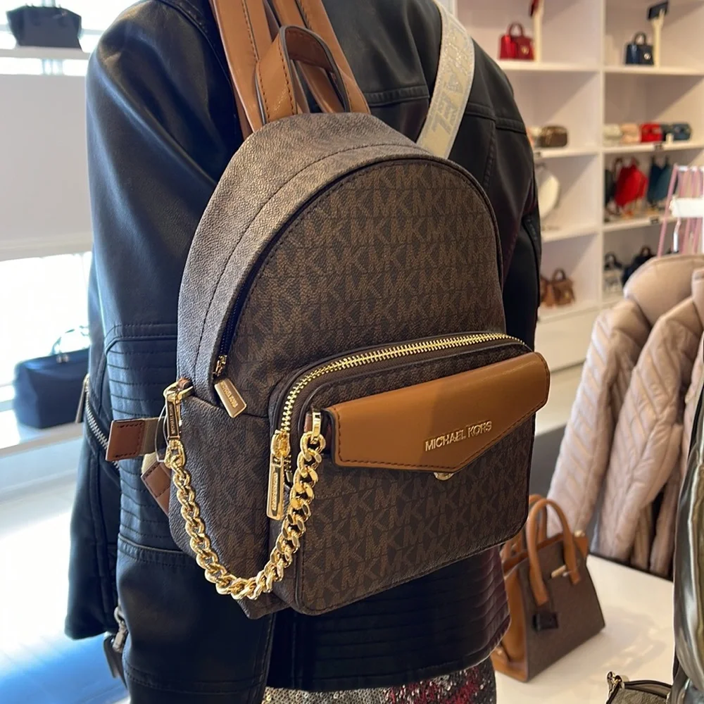 MICHAEL KORS
Maisie Extra-Small Logo 2-in-1 Backpack
Brown 
NWT - Picture 15 of 16